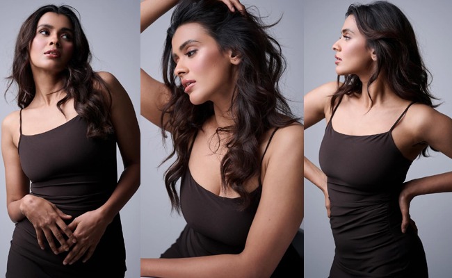HOT: Hebah Patel Stuns In Bold Glam Look