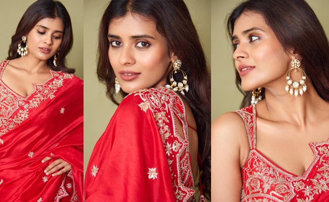 HOT: Hebah Patel Stuns In Sleeveless