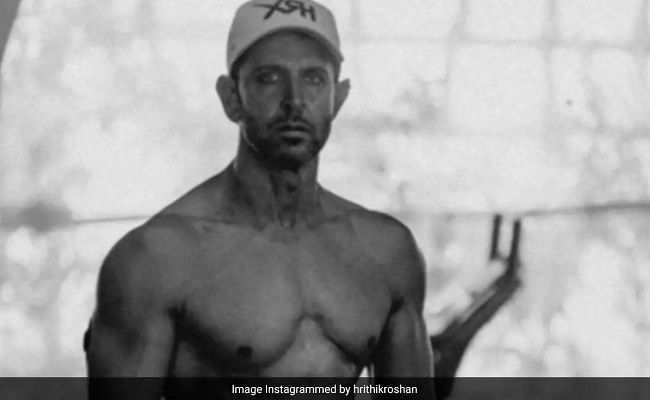 Hrithik goes shirtless and flaunts his washboard abs