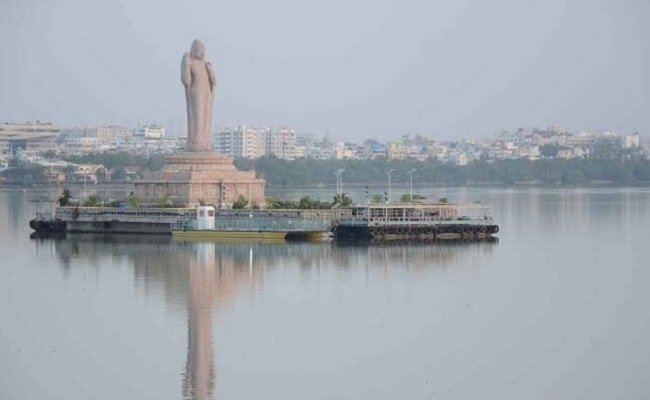 No respite from rain, Hussain Sagar almost full