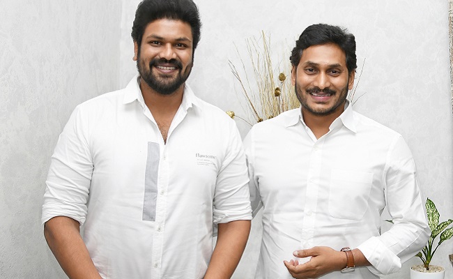 Pic: Manchu Manoj Meets AP CM Jagan