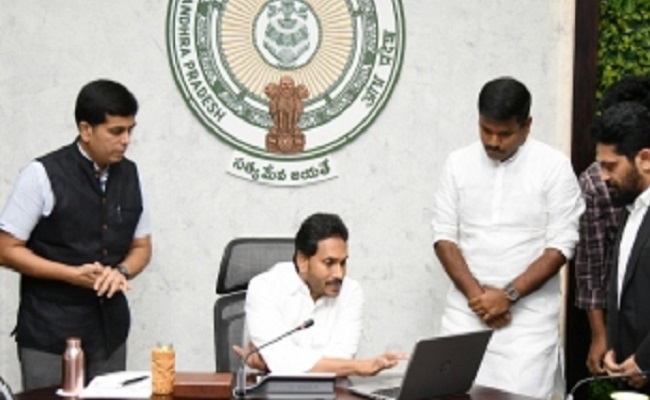 AP CM launches 4G services for remote areas