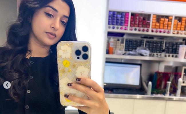 Heroine Struggles For Success As Character Artiste