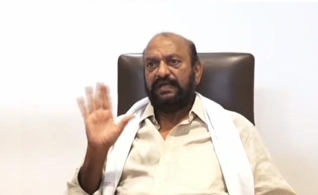 Naidu protecting YSRCP leaders, alleges JC brother