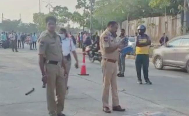 Man hacked to death in broad daylight in Hyderabad