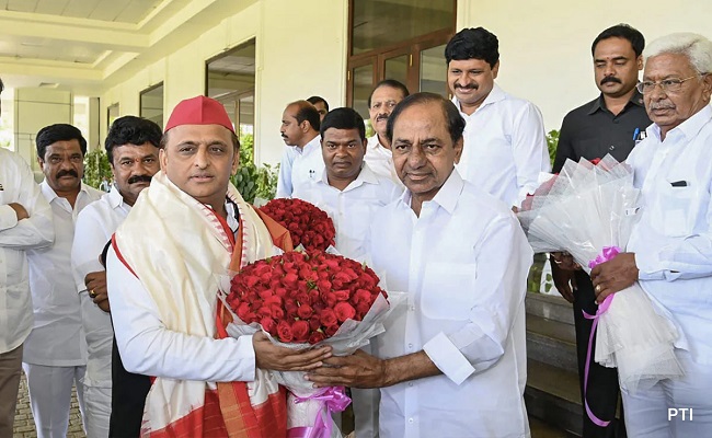 KCR- Akhilesh meet only to confuse opposition?