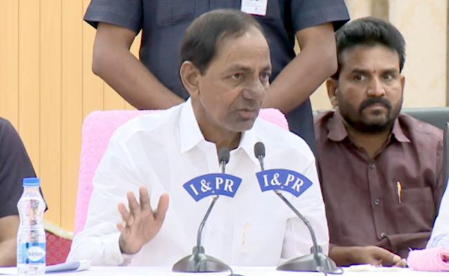 Whoever questions Centre is branded anti-national: KCR