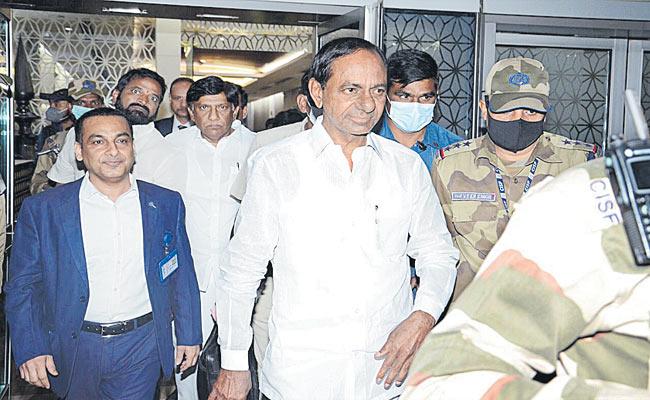 All hype, no stuff in KCR's Delhi tour?