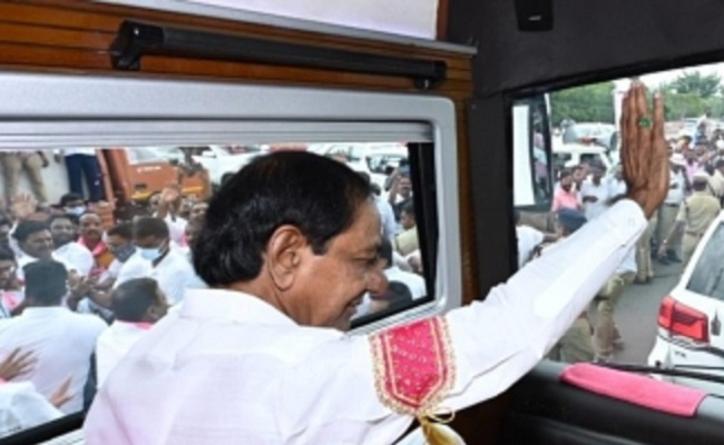 KCR leads massive rally to Munugode