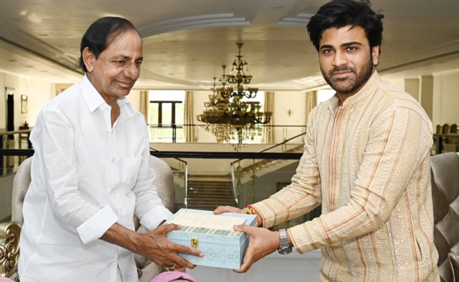 Pic Talk: Sharwanand Meets KCR