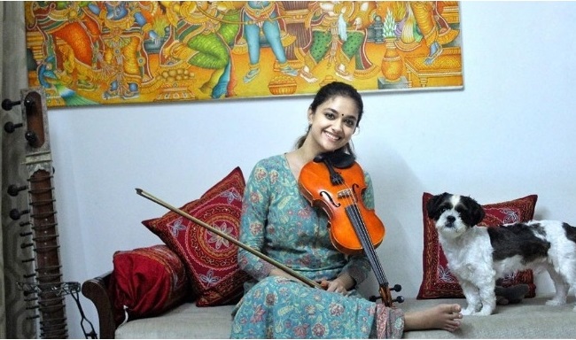 Keerthy Suresh's turns violinist for 'Sarkaru Vaari Paata'