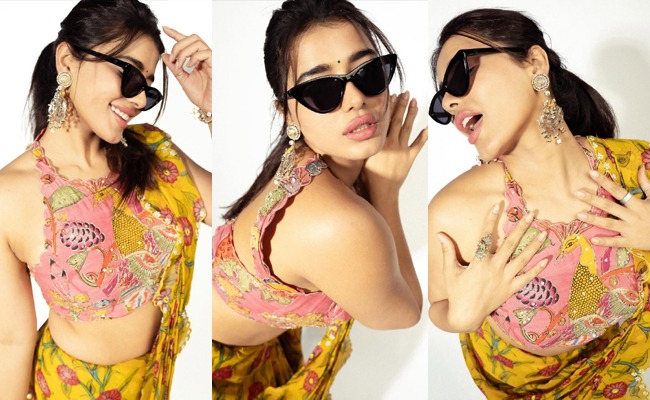 HOT: Ketika Stuns In A Chic Floral Outfit