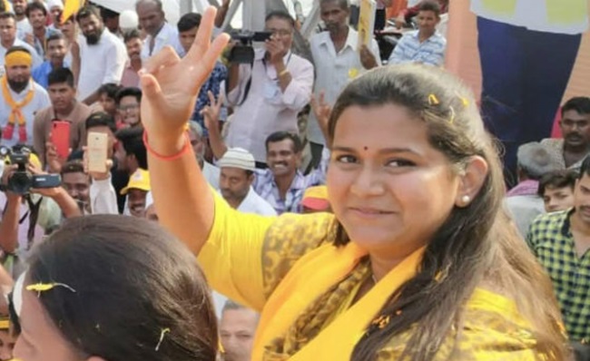 Kesineni's daughter, too, quits TDP!