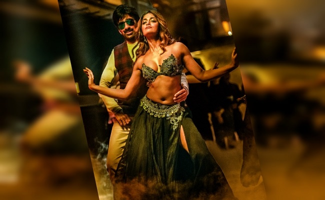 Pic Talk: Ravi Teja Catches Dimple's Waist