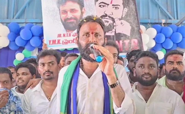 Jr NTR fans support Kodali in Gudivada!