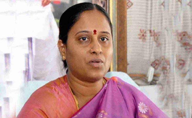 Konda Surekha refuses to apply for Huzurabad ticket!