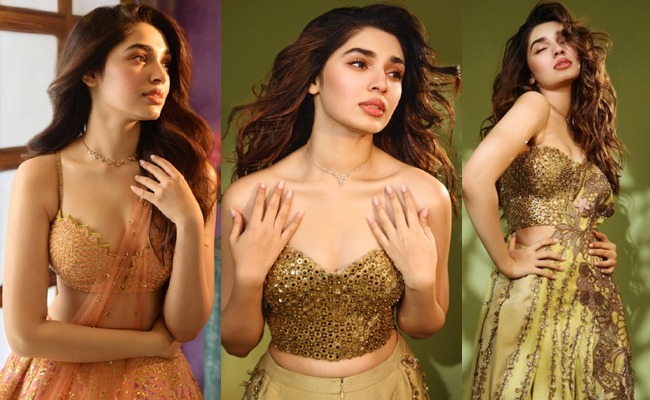 HOT: Glamour, Grace And Gorgeous Poses