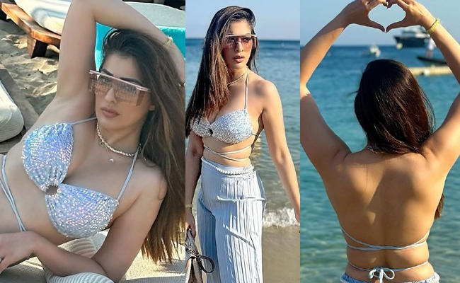 HOT: Beauty Of Laxmi's Ageless Body