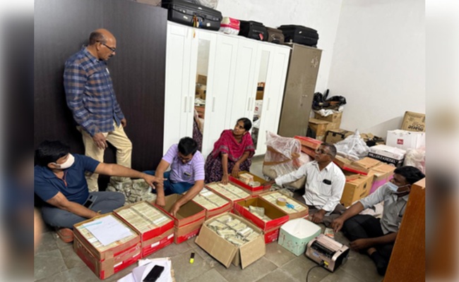 Liquor Scam: Rs 11 cr cash seized from guesthouse