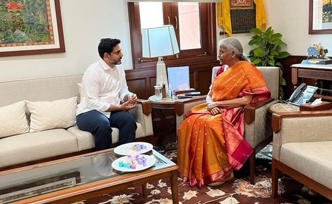 Lokesh Emerging As De Facto CM?