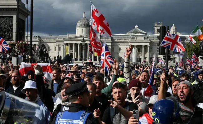 Massive anti-immigration rally rocks London
