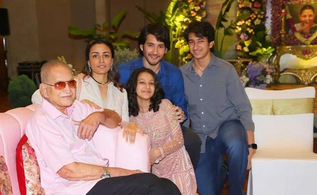 Pic Talk: Krishna, Mahesh Babu Family Time