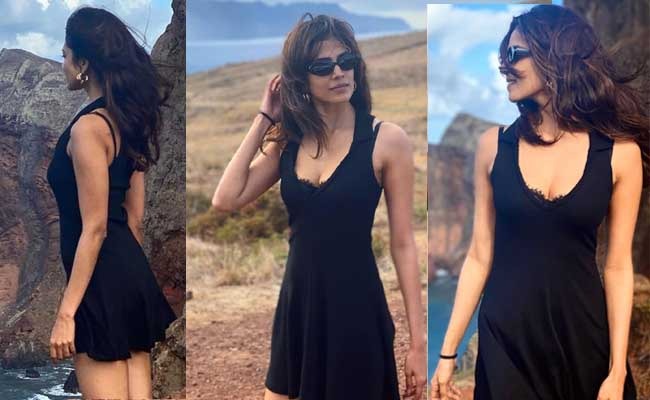 Pics: Malabar Beauty Blasts In Black