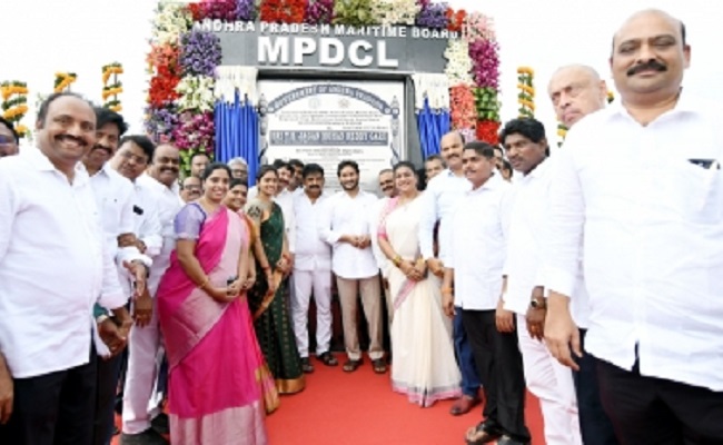 Andhra CM launches work on Machilipatnam Port