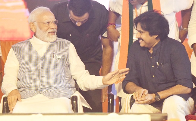 Pawan praises Modi, only for Telangana?