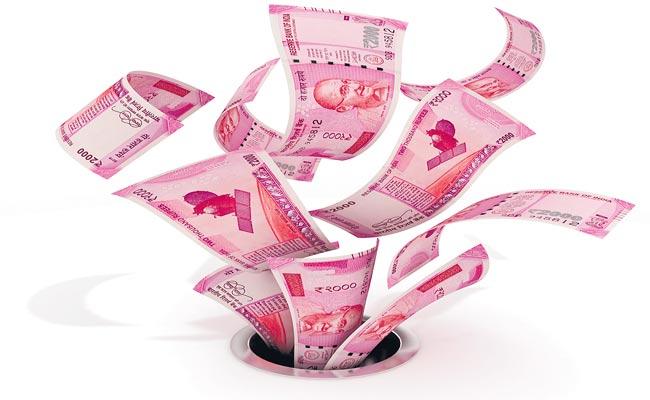Banks write off Rs 10L cr in last 5 FYs