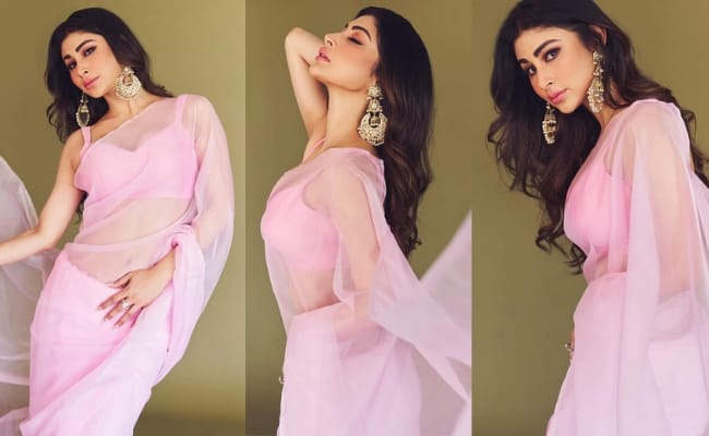HOT: Chiranjeevi's Item Dancer In Pink