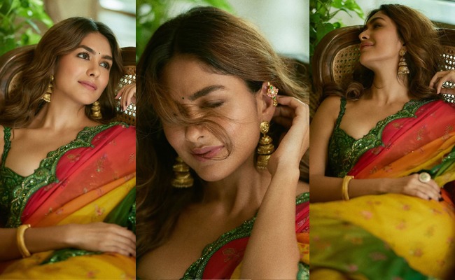 Pics: Mesmerising Beauty Lures In Saree
