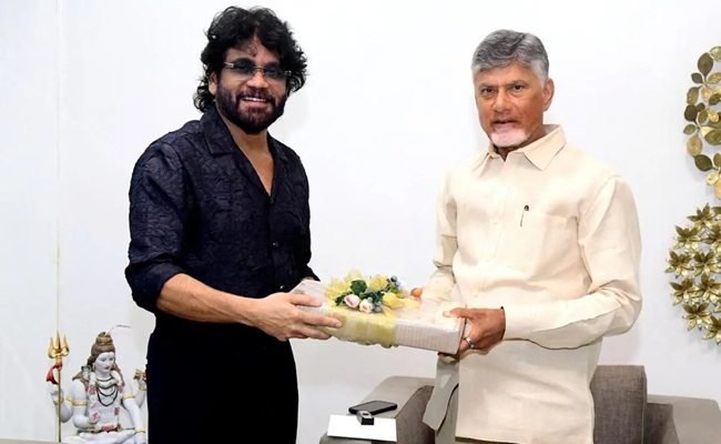 Nagarjuna meets Naidu, but avoided Jagan?