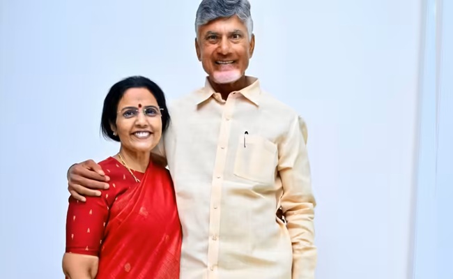 Naidu is richest CM, but his wife has lion's share