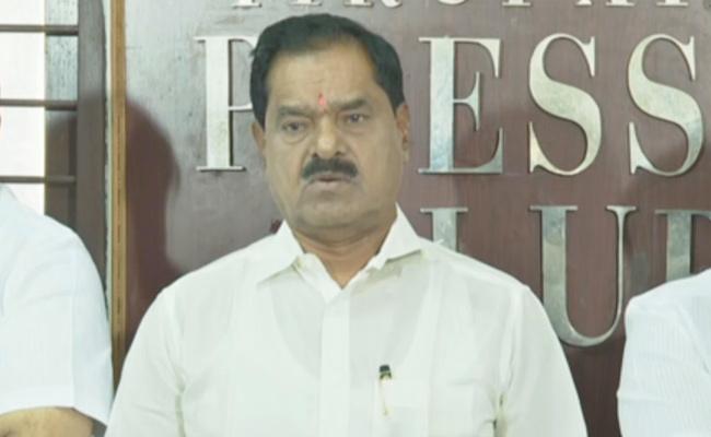 Liquor scam: SIT grills ex-Dy CM Narayana Swamy