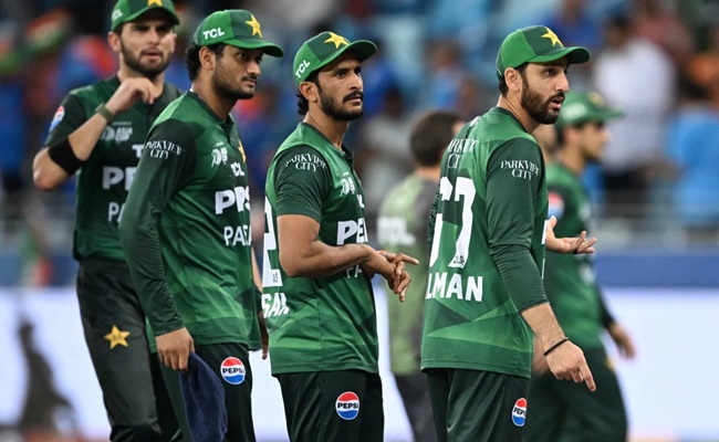 Pakistan Threatens Boycott Over 'Handshake' Row