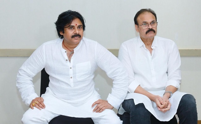 Pawan wants to see Nagababu as Union minister!