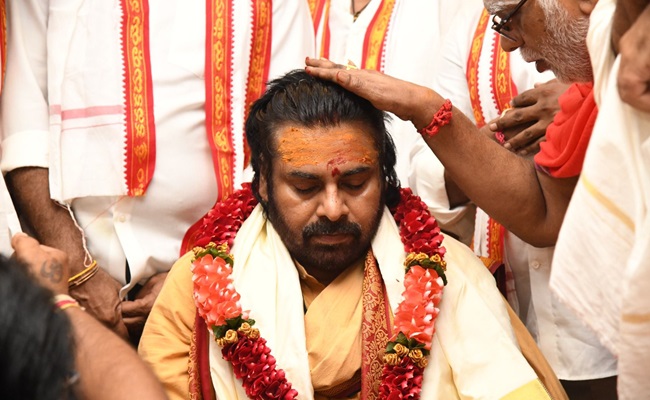 Pawan seeks divine blessings for Armed forces