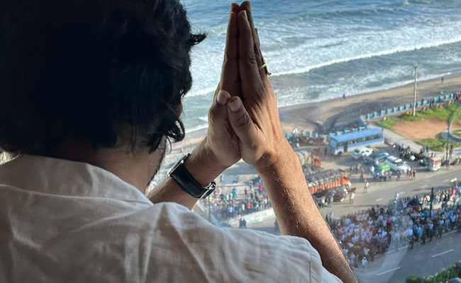 Vizag still tense, Pawan Kalyan confined to hotel