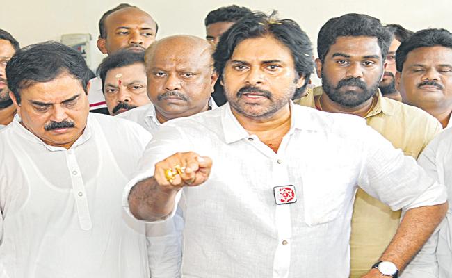 Pawan passes buck on Vizag steel plant!