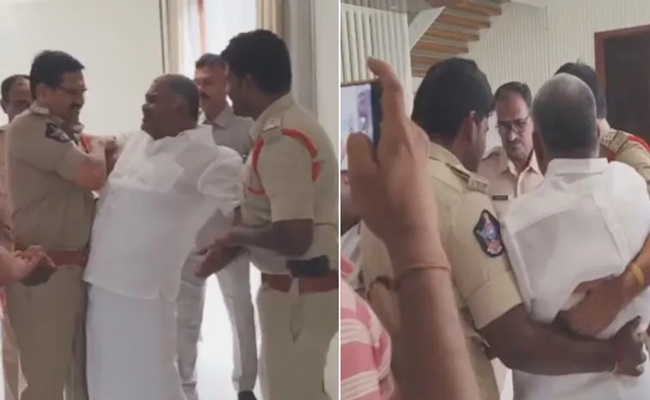 Reddy detained after tension erupts in Anantapur