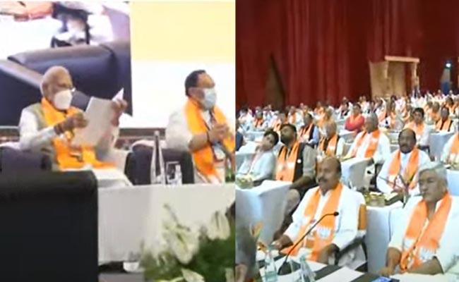 Telangana intelligence officer 'caught' during BJP national executive meet