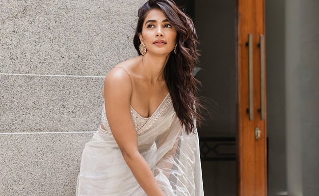 Despite Flops, Pooja Hegde Bags Big Tamil Films