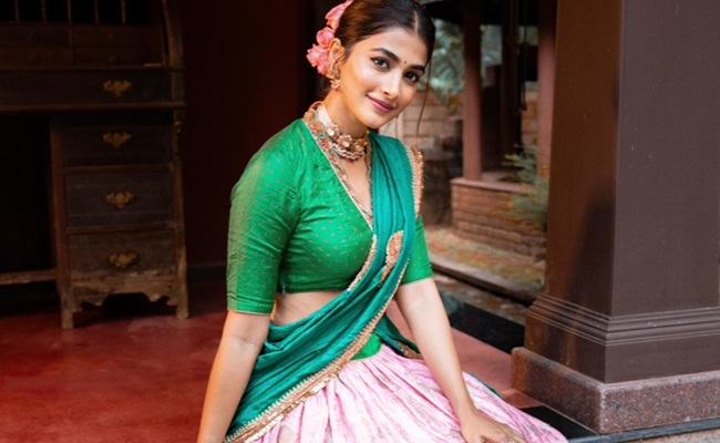 Pics: Miss Hegde's Full Beauty In Half Saree