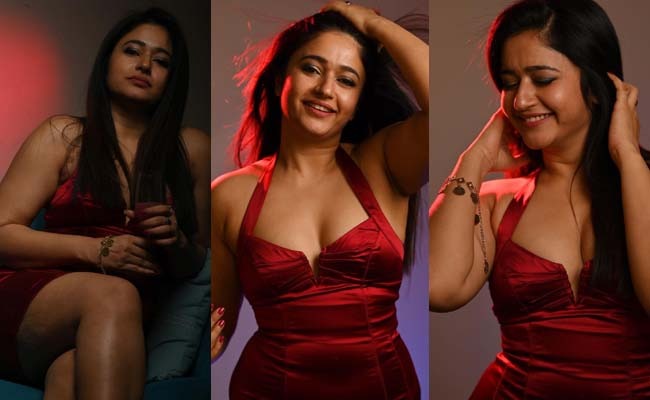 Pics: Lady's Thunderous Treat In Red