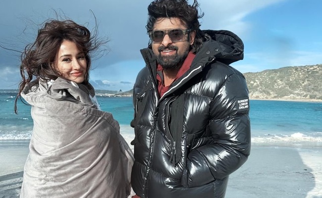 Pic: Prabhas and Disha Feel the Chilly Winds!