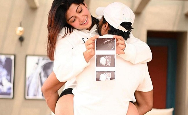 Actress Pranitha Announces Her Pregnancy