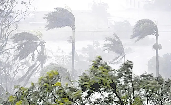 Heavy rains trigger flash floods in parts of Telangana