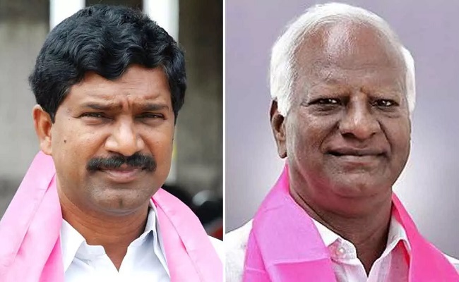 Ex-deputy CMs of TRS indulge in war of words