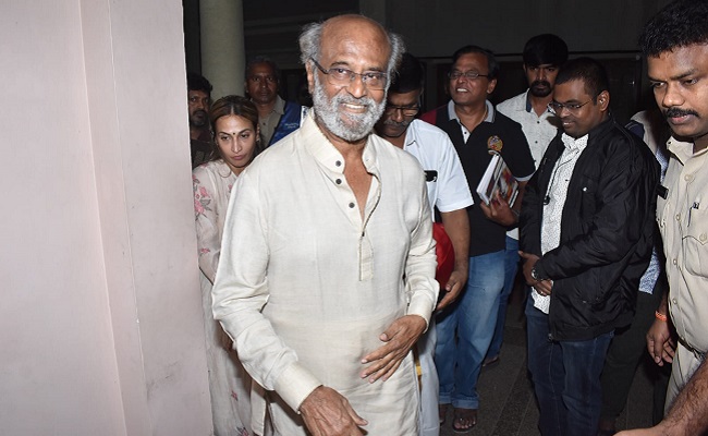 Rajinikanth offers prayers at Tirumala temple